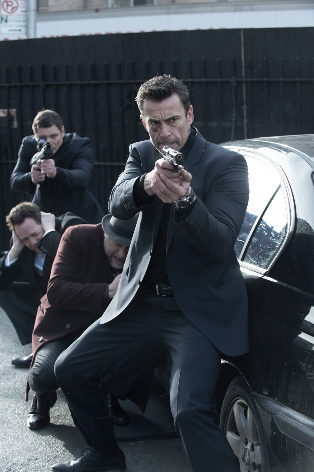 Berner ActionStar Daniel Bernhardt zeigt seine Familie in LA Blick