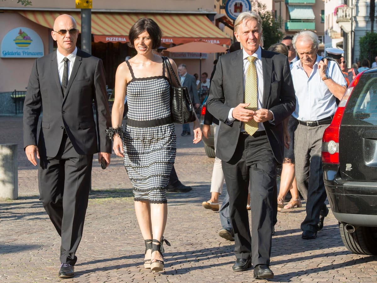 Unschmeichelhaftes Kleid Von Frau Berset Eine Stil Kritik Blick