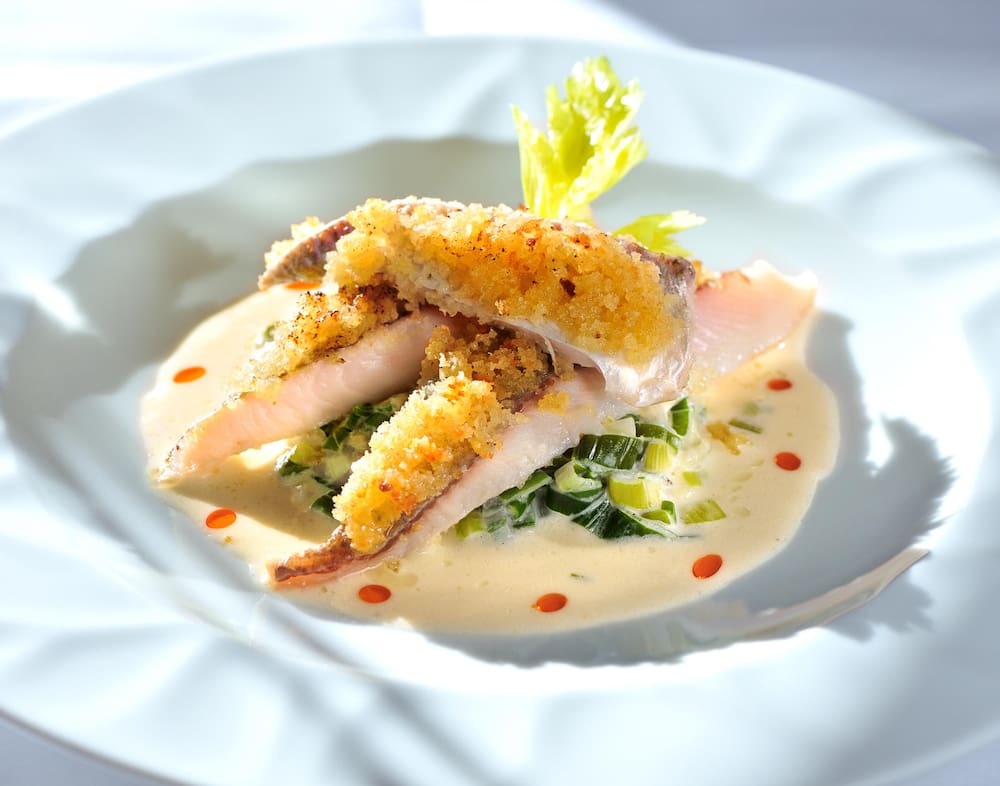 Gebackenes Felchenfilet mit Cipollotti à la Crème