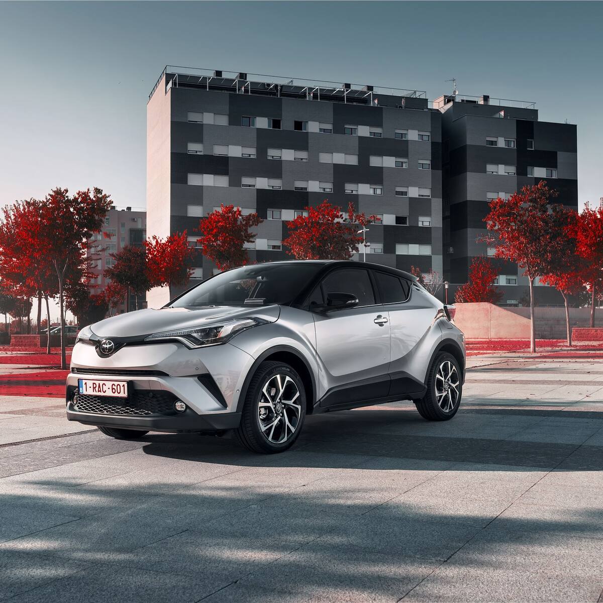 Schon Gefahren Toyota C Hr Ganz Schon Schrag Blick Schon Gefahren Toyota C Hr Ganz Schon Schrag Blick