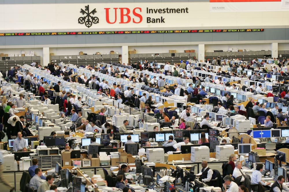 Rekord Halle Wechselt Besitzer Ubs Gibt Mammut Buro Auf Blick