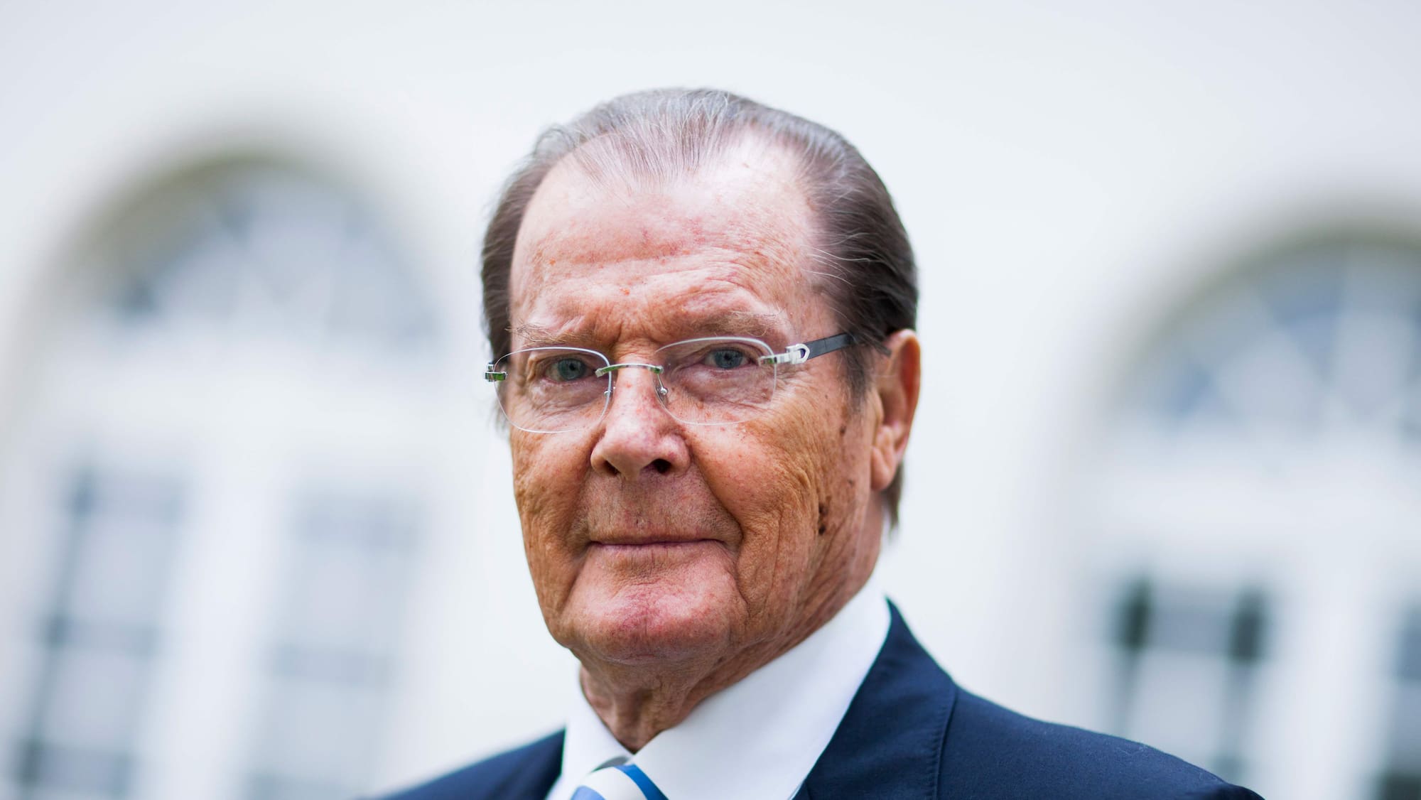 CransMontana ehrt Sir Roger Moore (†89) zum 1. August 007 kriegt sein