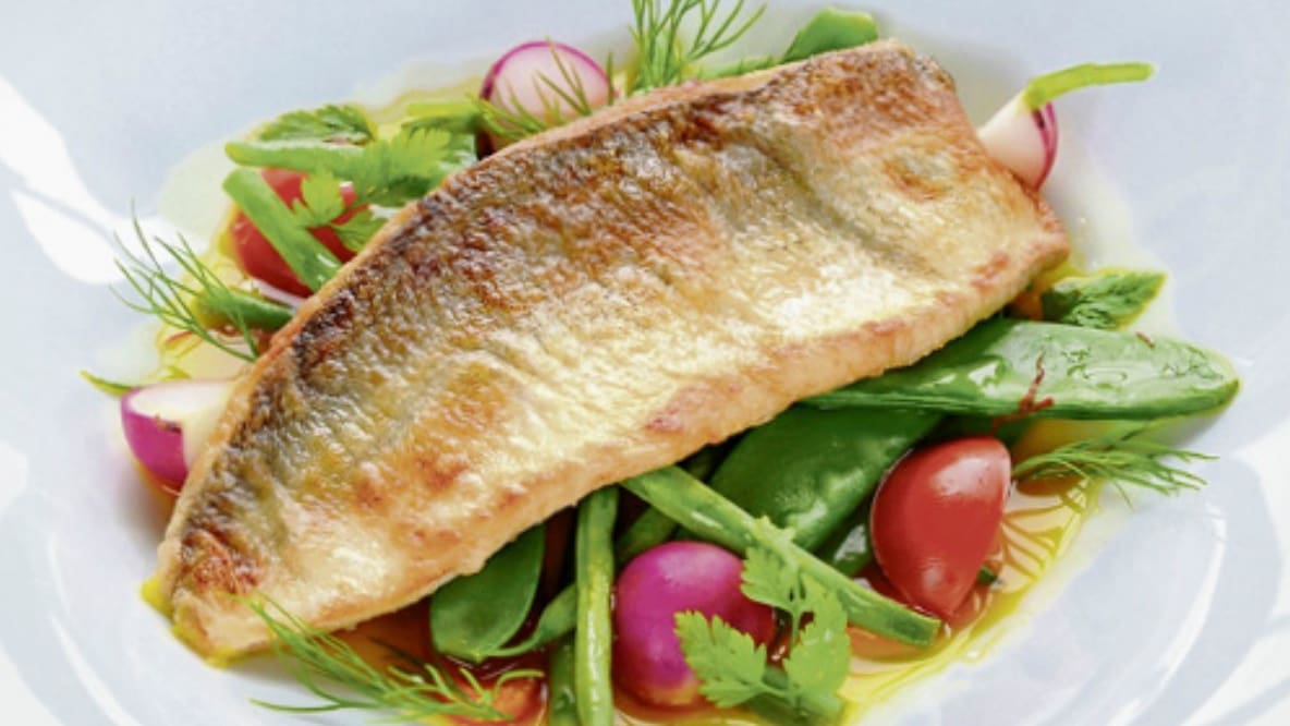 Felchenfilet-Rezept mit Gemüse im Safransud