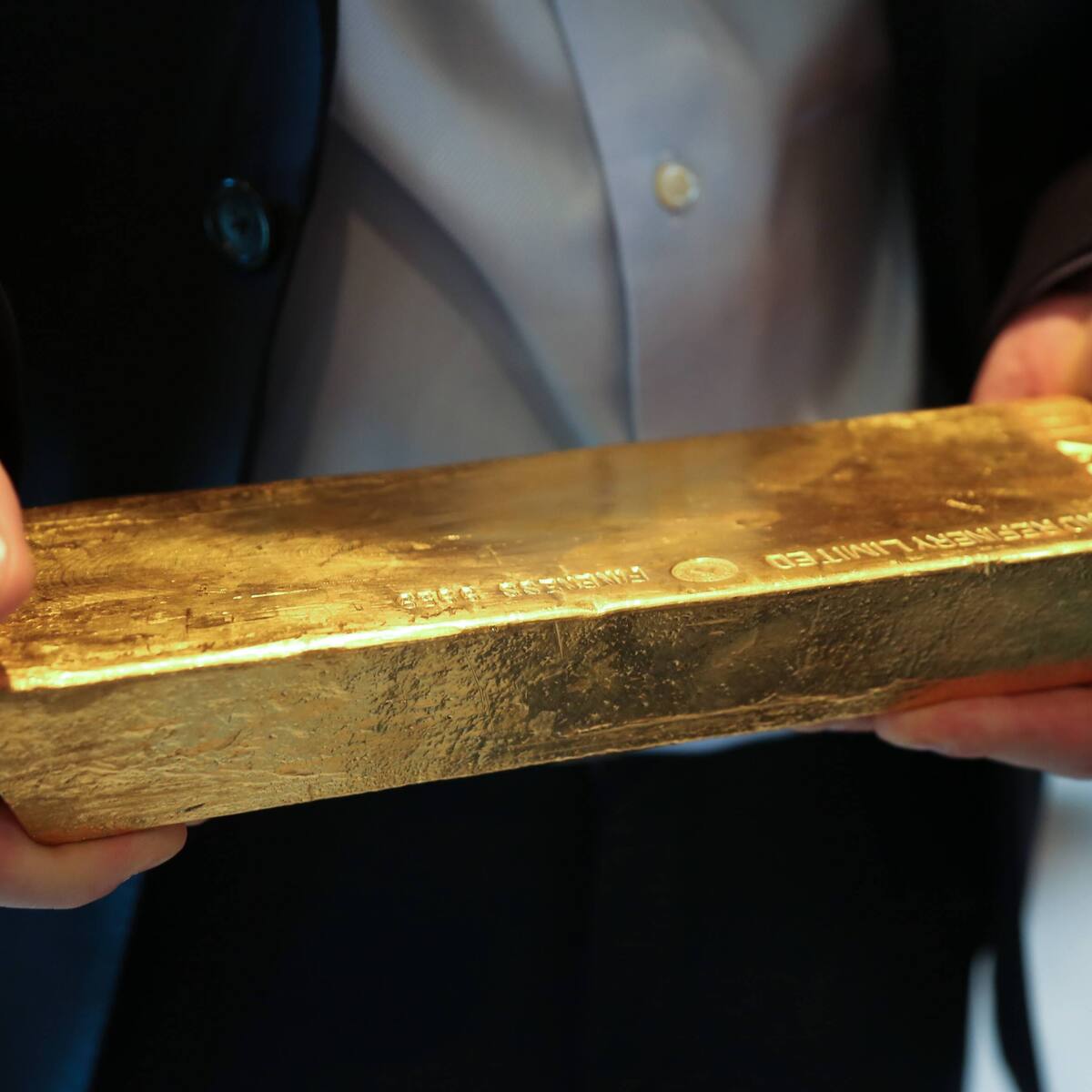 Luzerner Behorden Suchen Besitzer Von 3 5 Kilogramm Goldbarren Blick