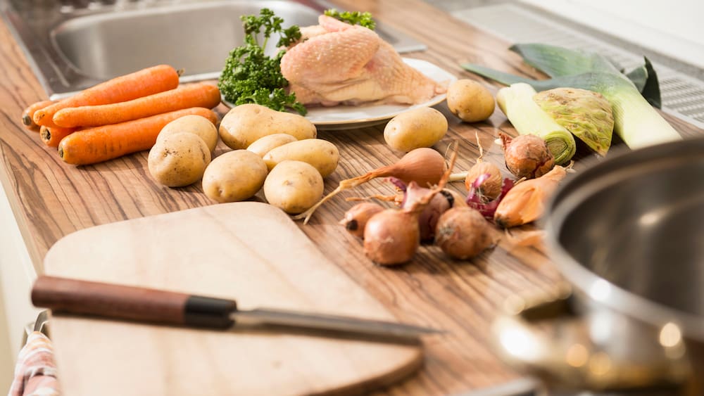 Hühnerbrühe-rezept: So Einfach Geht Selbstgemachte Bouillon