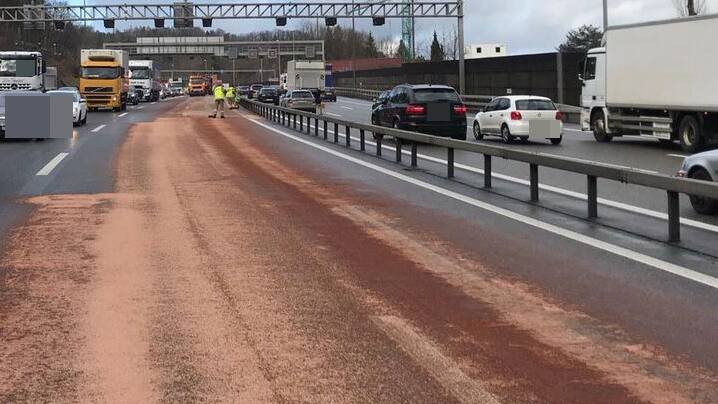 Fotos: tödlicher unfall auf b3 in gilserberg Nach Unfall bei Baregg: Verkehr normalisiert sich langsam - Blick