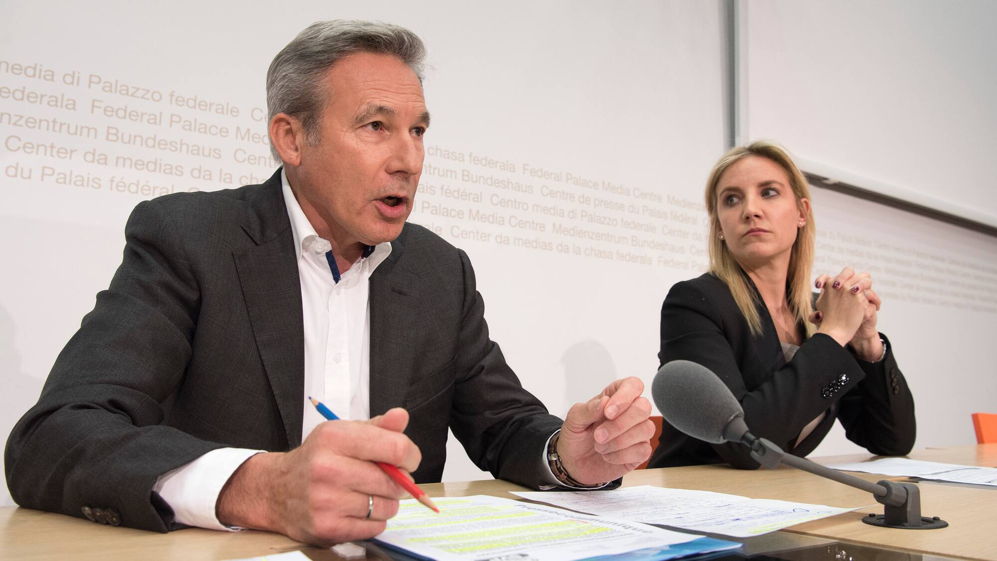 SexismusDebatte in der SVP Jetzt wehrt sich Céline Amaudruz gegen