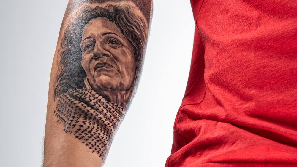 WM 2022 Rodriguez mit neuem Tattoo von Mami Marcela Blick WM 2022 Rodriguez mit neuem Tattoo von Mami Marcela Blick