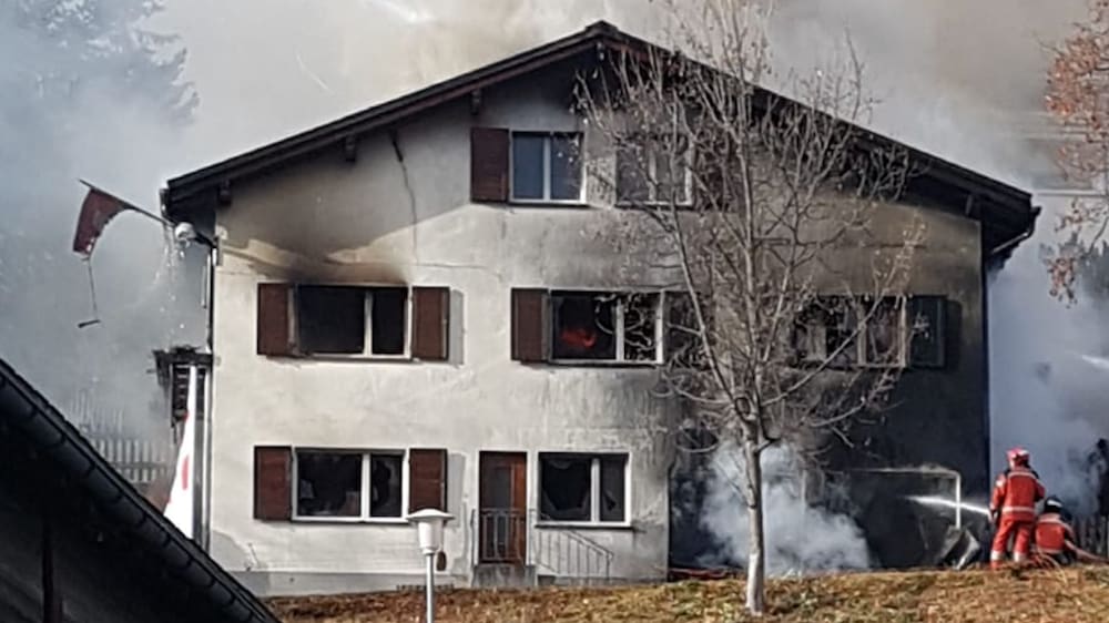 Ein Ex Polizist Hat Sein Haus Verloren Antwort Beziehungsdrama in Sent GR: Ex-Polizist attackiert Frau - Blick