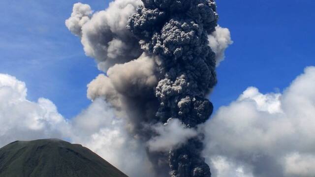 Indonesien  F nf Tote bei Vulkanausbruch  in Indonesien  Blick  Indonesien  F nf Tote bei Vulkanausbruch  in Indonesien  Blick