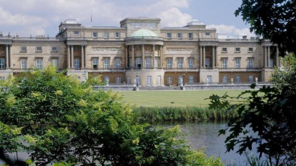 Mit royaler Erlaubnis: Erstes Fussballspiel im Garten des Buckingham