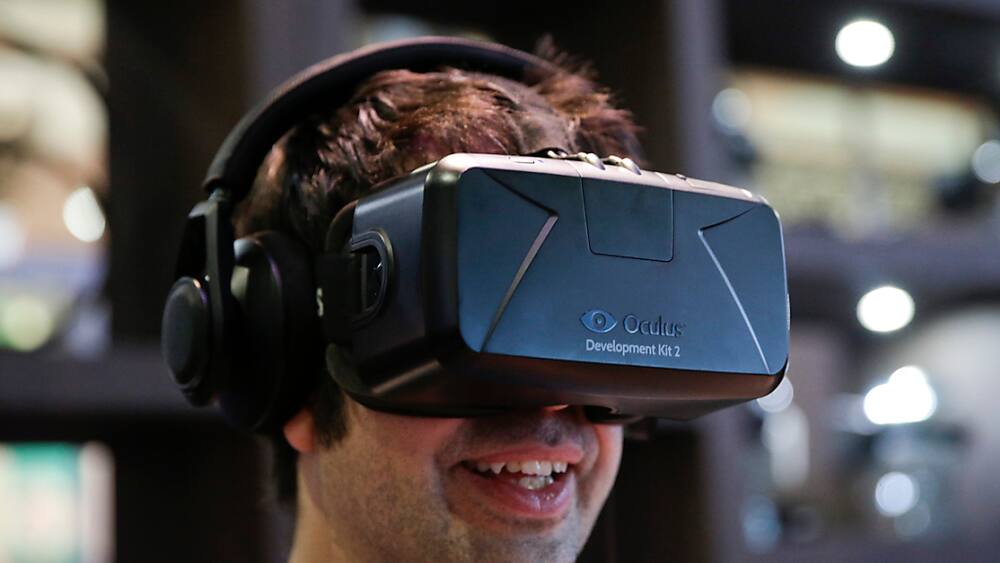 Bei der VirtualRealityBrille Rift Oculus kooperiert jetzt mit Microsoft Bei der VirtualRealityBrille Rift Oculus kooperiert jetzt mit Microsoft