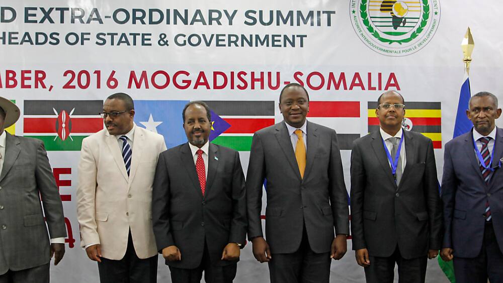 Somalia Staatschefs treffen sich erstmals wieder in Somalia Blick